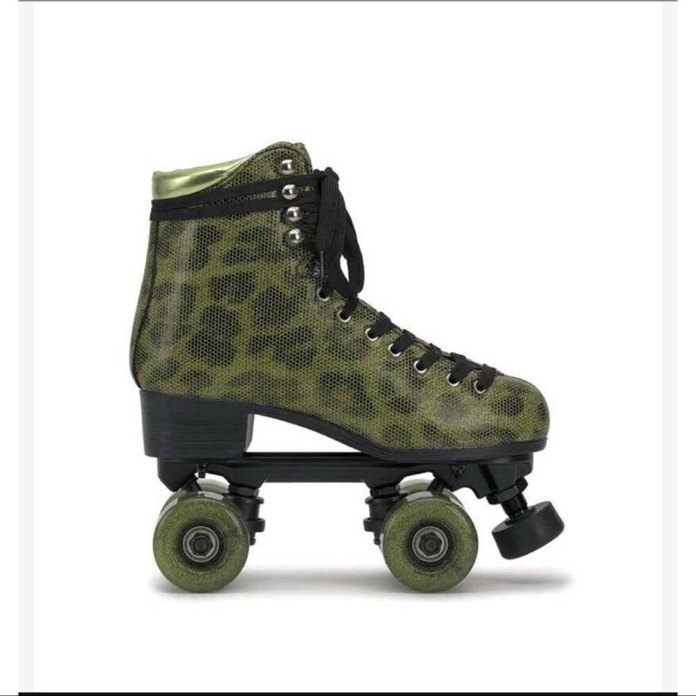Jessica Simpson Green Roller Skates